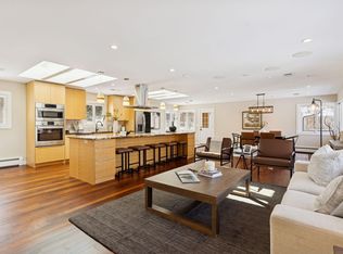 17100 Hampton Ct, Minnetonka, MN 55345