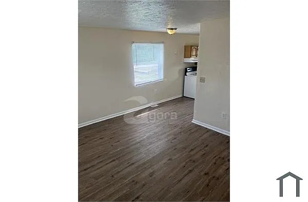 Building Photo - 123 Kelly Ave #1