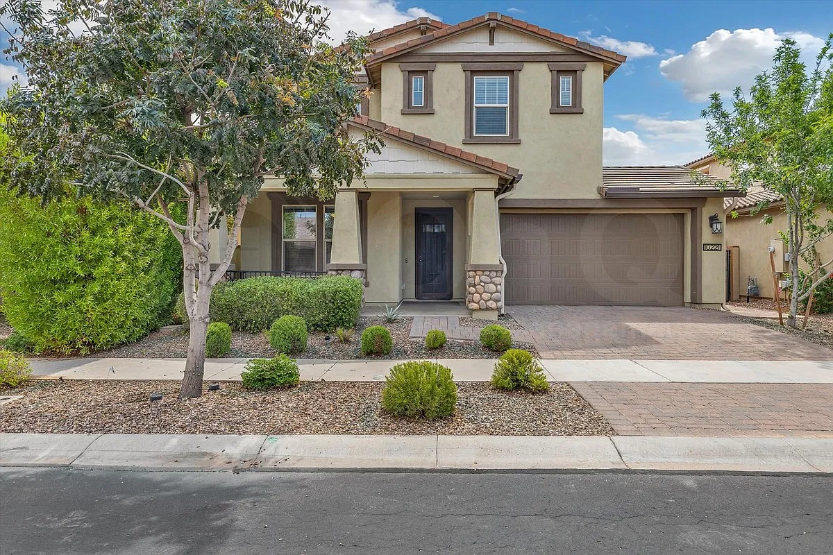 3 bed, 2.5 bath, 2686 sqft, $2,950 — Photo 1