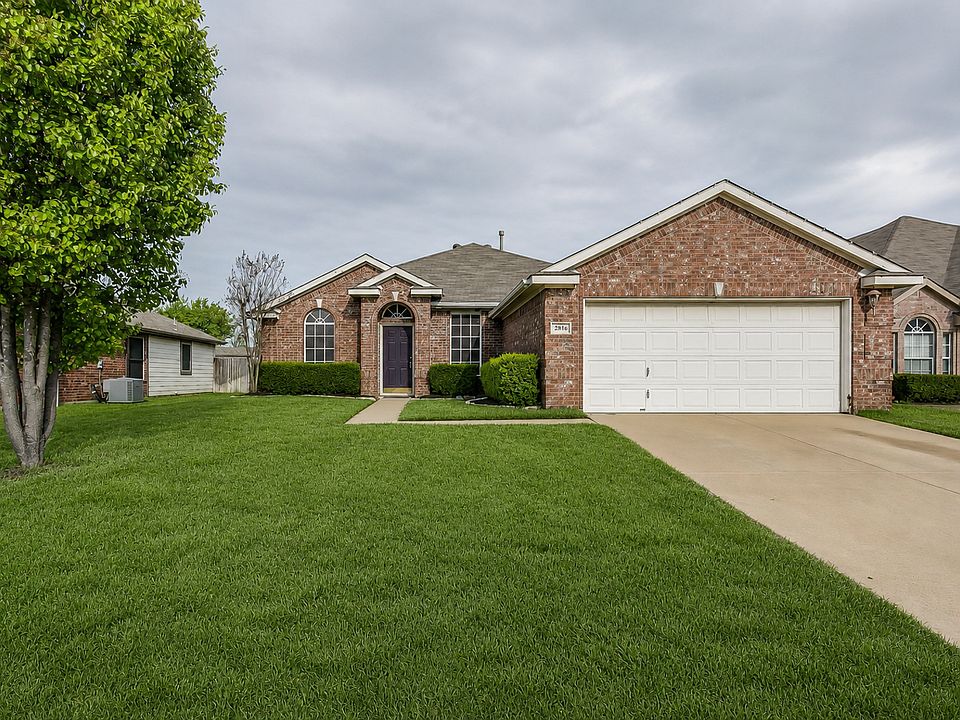 1st image of 2816 Oakdale Dr