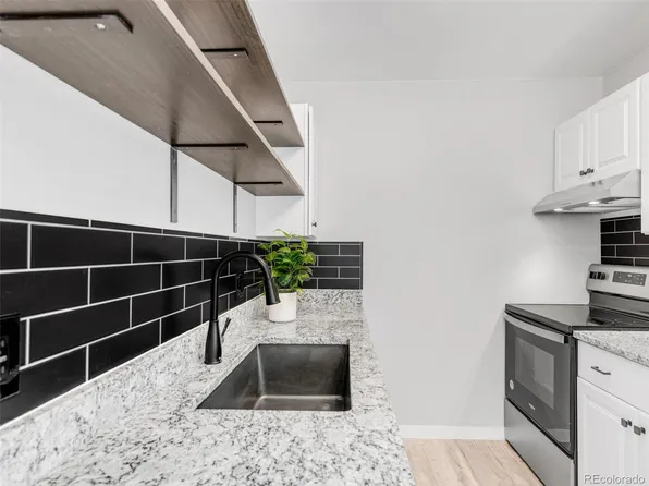 1181 S Monaco Parkway, Denver, CO 80224