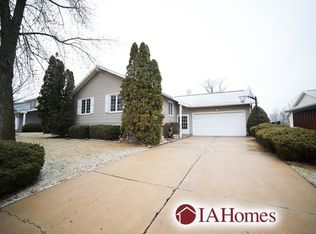 3422 Sue Ln NW, Cedar Rapids, IA