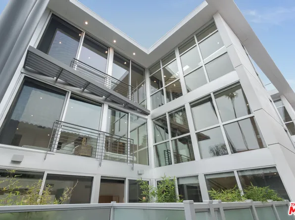 11962 Gorham Ave Unit 2, Los Angeles, CA 90049