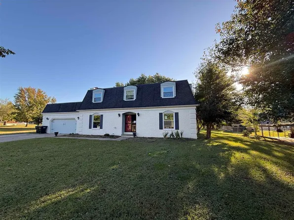 1910 Lakeshore Dr, Madisonville, KY 42431