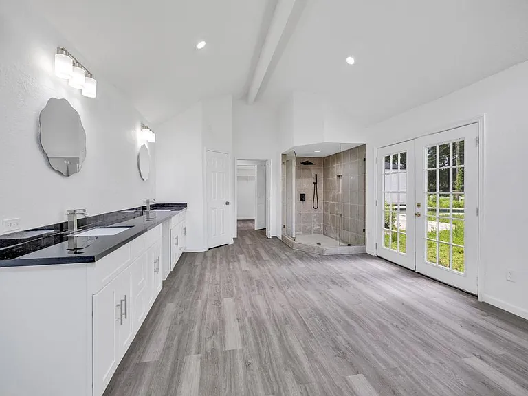4409 Hillbrook Dr — Photo 29