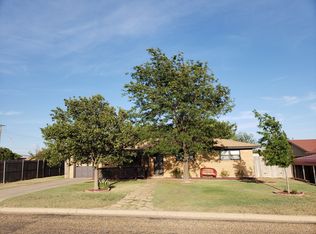 703 S Bowie Ave, Tulia, TX 79088