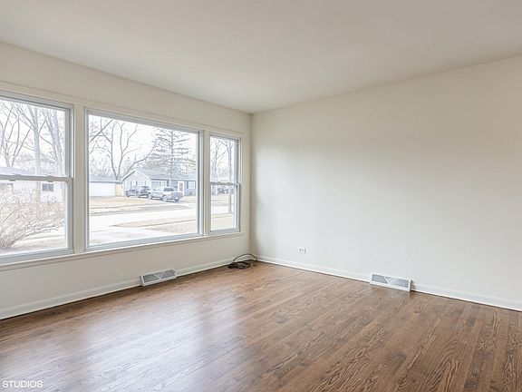 4th image of 439 N Pershing Ave