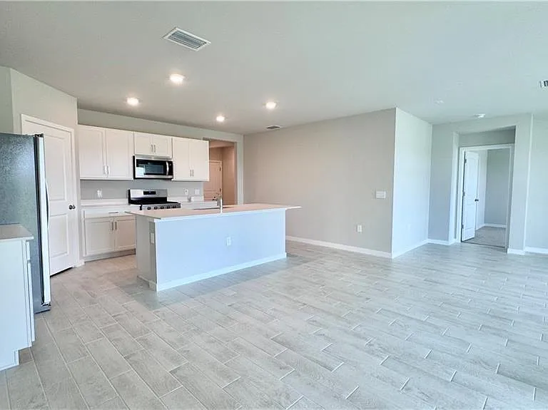 17710 Shade Tree Loop — Photo 8