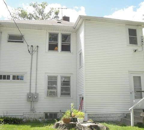 2nd image of 408 Russell Ave N