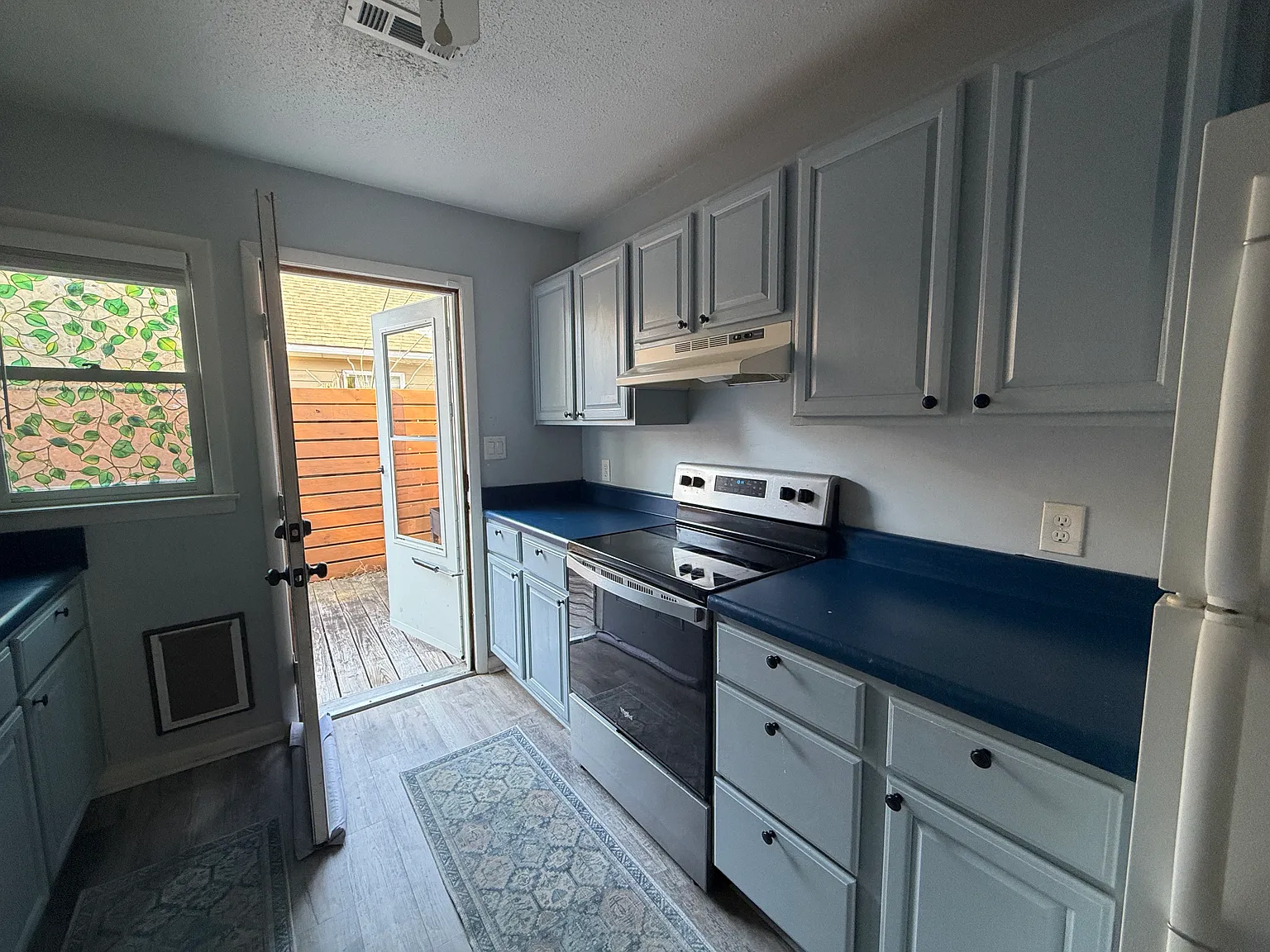 2 bed, 1000 sqft, $1,900 — Photo 4