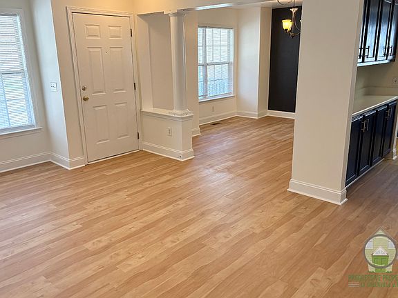 2nd image of 199 Woodlark St