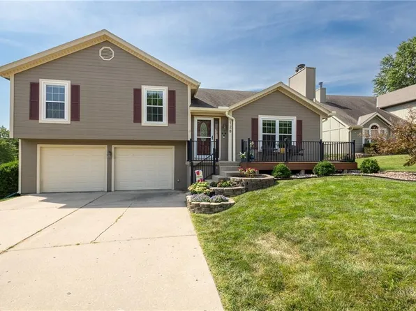 128 SW Tess Ct, Lees Summit, MO 64081