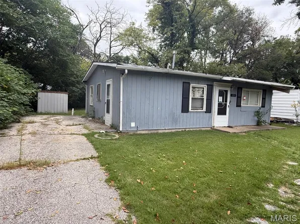 1213 Saint Stephens Dr, Cahokia, IL 62206