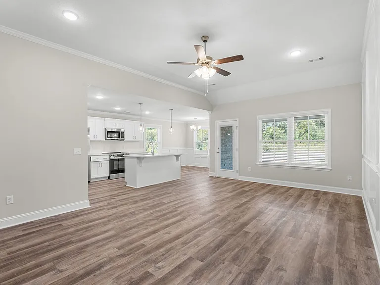 336 Latitude Ln — Photo 14