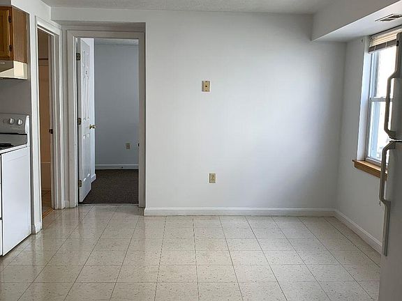 2nd image of 68 Chandler St APT A