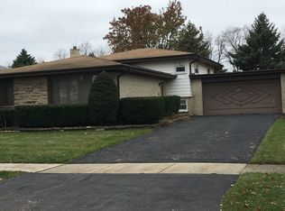 502 Bell Dr, Des Plaines, IL 60016