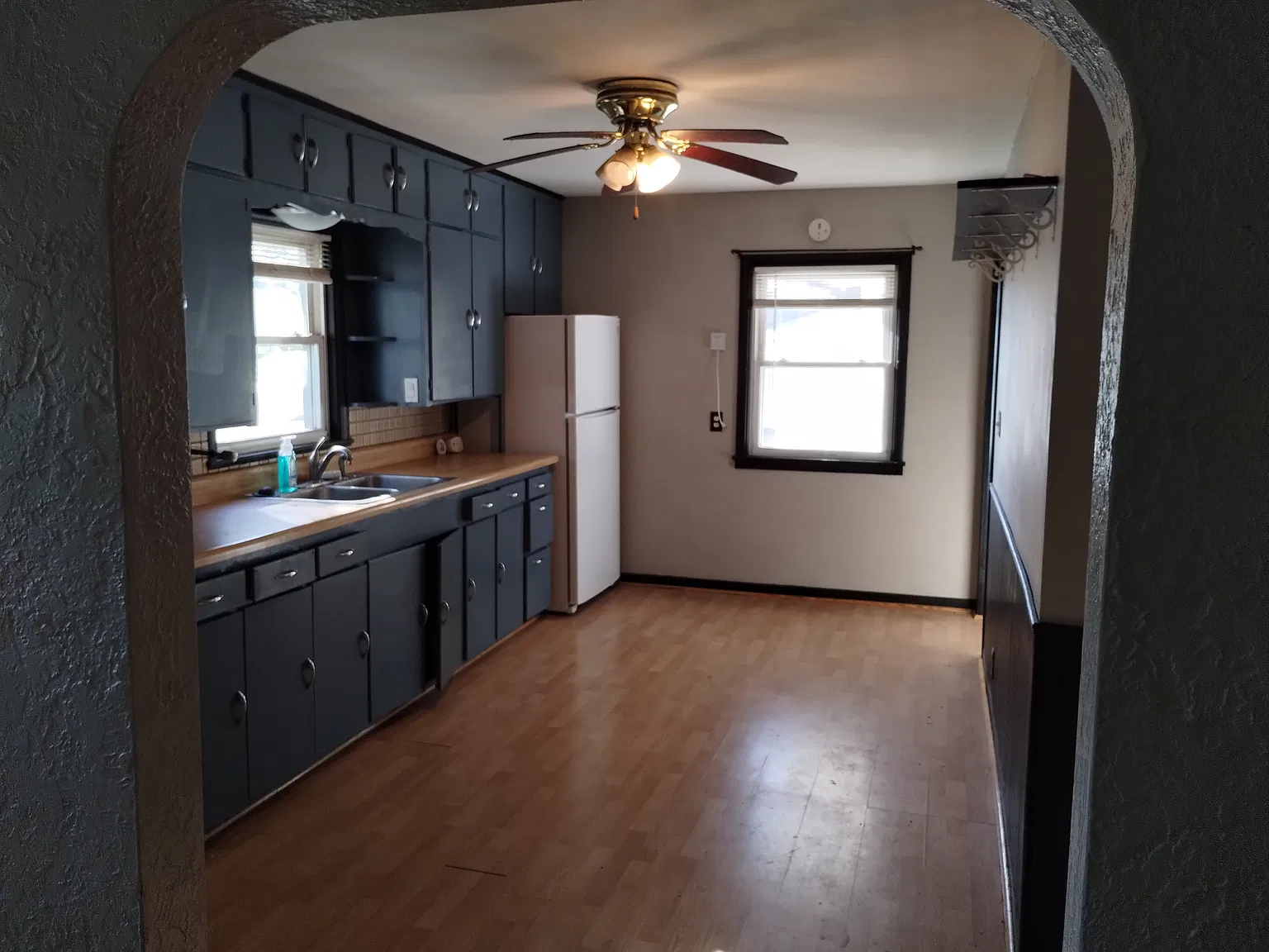 2 bed, 1800 sqft, $1,500 — Photo 3