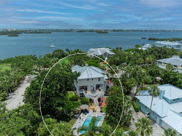 8963 Fishermens Bay Dr, Sarasota, FL 34231