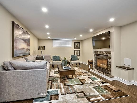 3rd image of 126 W 26th St