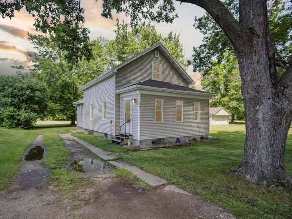 704 Evanston Dr, Jackson, MI 49202