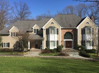 183 E Cross Rd, New Canaan, CT 06840