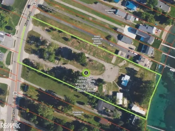 6609 S Parker St, Marine City, MI 48039
