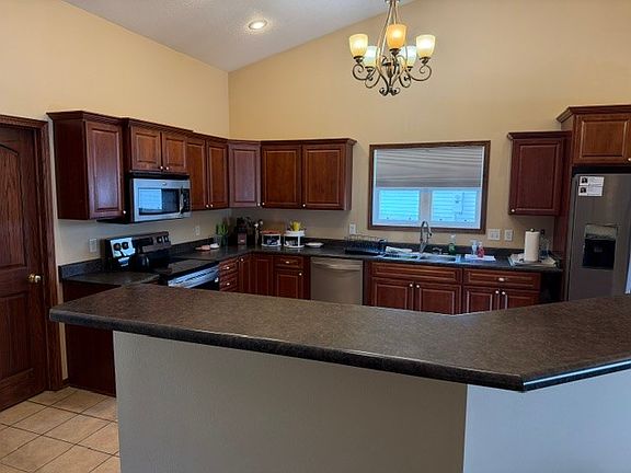 4th image of 2462 E Highview Dr