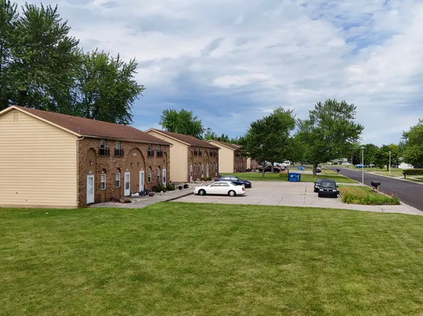 1501 Superior Dr #8, Auburn, IN 46706