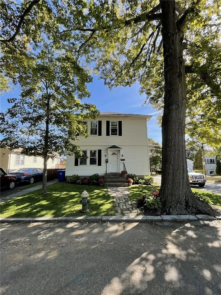 2 bed, 936 sqft, $2,150 — Photo 1