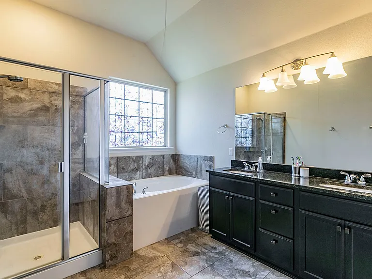 5317 Lancaster Dr — Photo 10