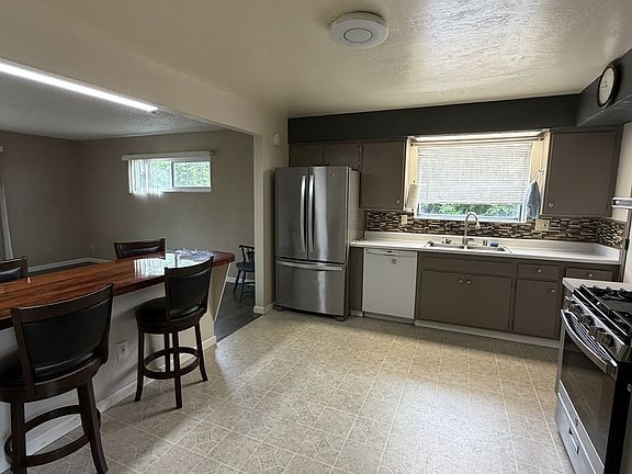 4th image of 2409 Pomo Ct