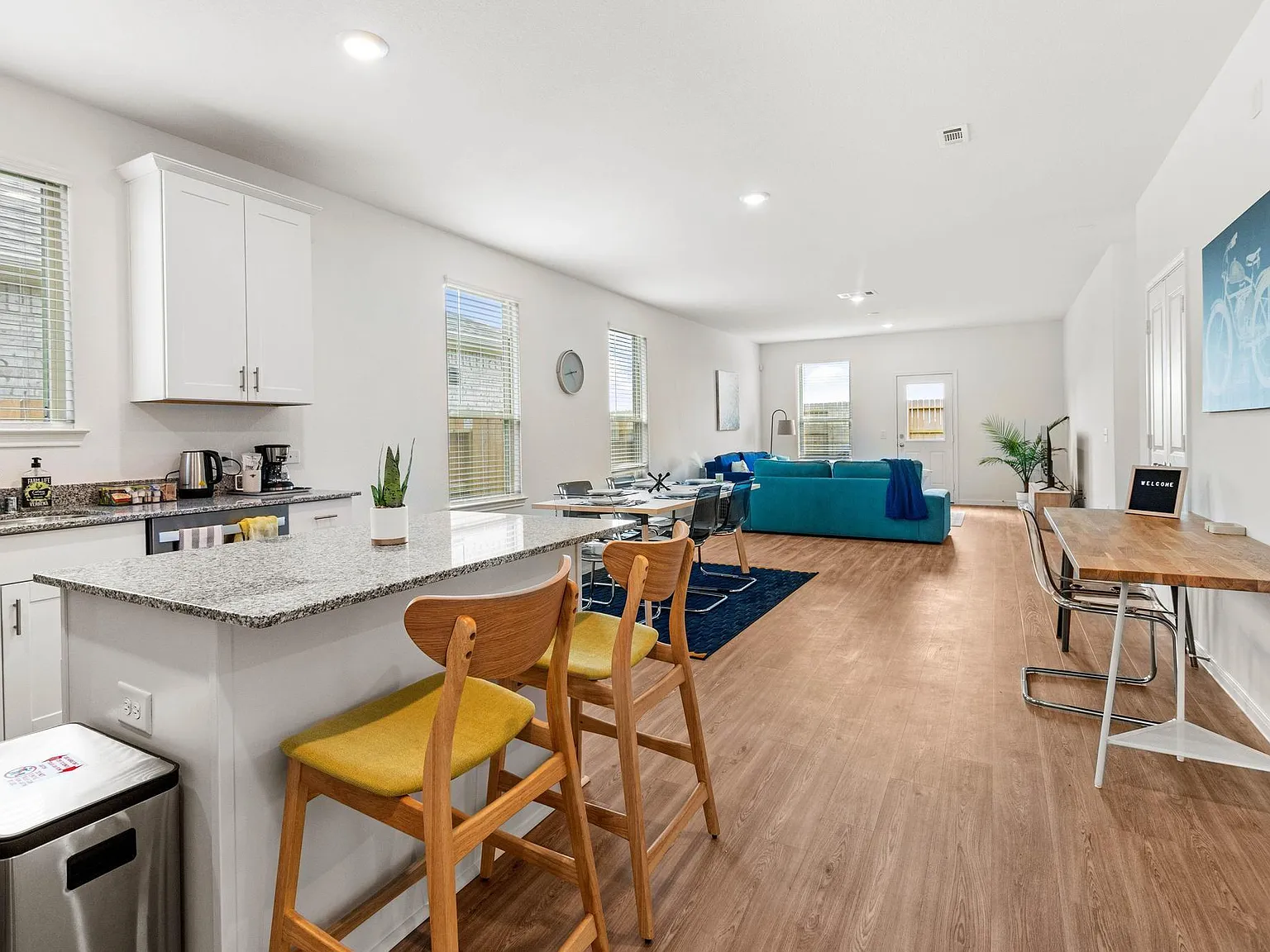 3 bed, 1740 sqft, $2,500 — Photo 2