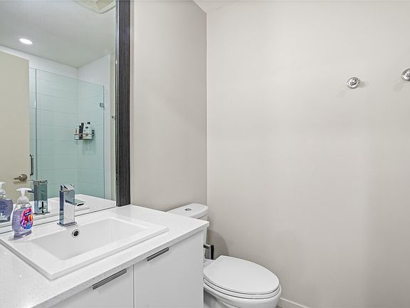 3rd image of 1350 Saint Paul St #606