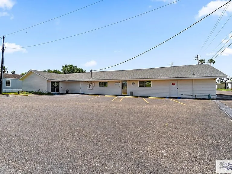 2072 Cordoba E — Photo 3