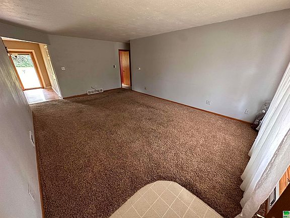 3rd image of 5700 Hayworth Ave
