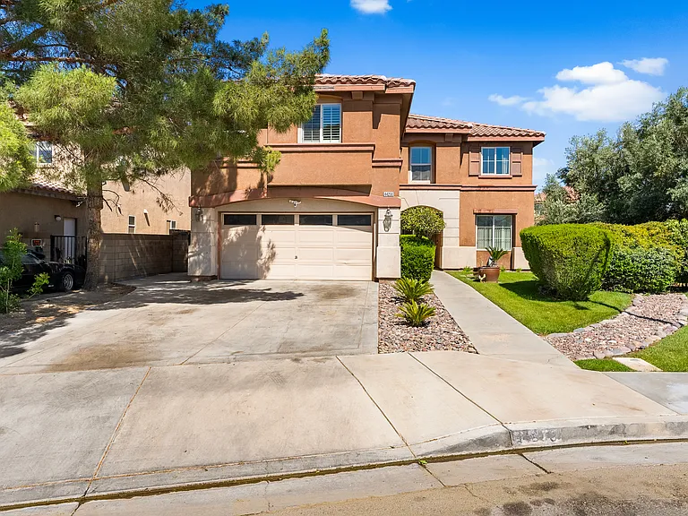 44256 Dahlia St — Photo 54