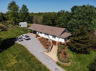 752 Waddell Rd, Roaring River, NC 28669