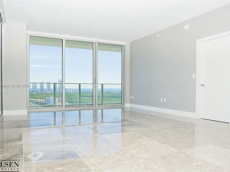 16385 Biscayne Blvd #2615 — Photo 10