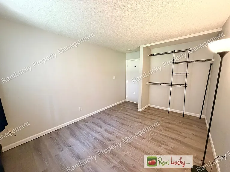 1003 S 308th St #9 — Photo 15