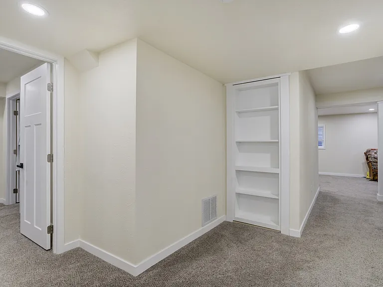 6244 Gemfield Dr — Photo 36