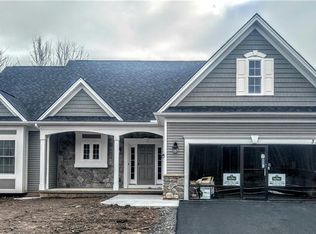 339 Daffodil Trl, Greece, NY 14626