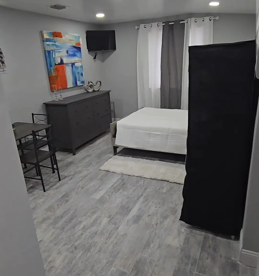 405 Poinciana Cir — Photo 3