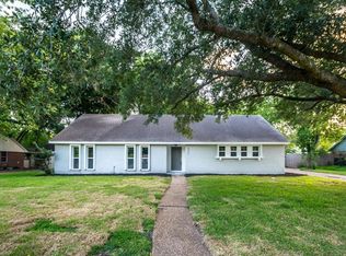806 Quaker Dr, Friendswood, TX 77546