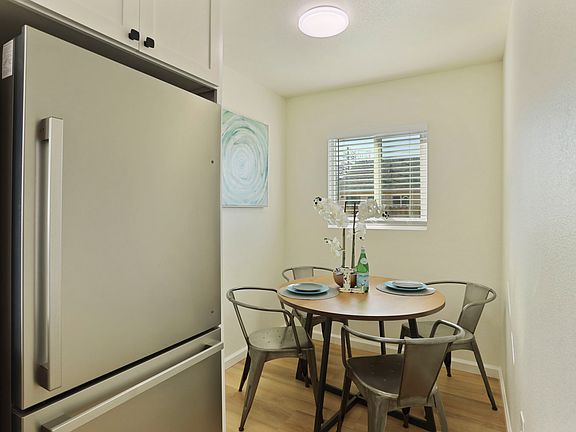 3rd image of 109 S Walnut Ave #109