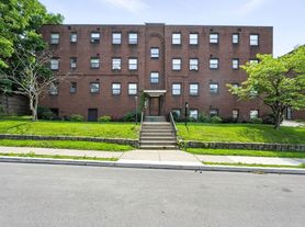 677 Florida Avenue, 667-677 Florida Avenue-677-12