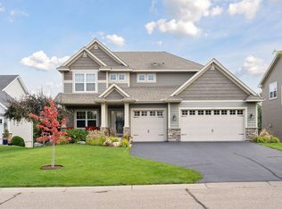 8825 Aspen Cir, Victoria, MN 55386
