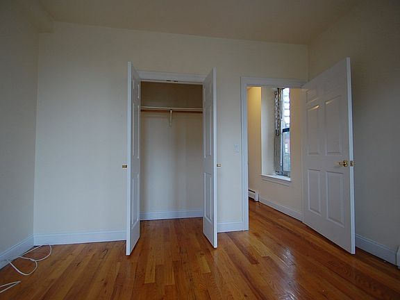4th image of 2053 8th Ave APT 2B