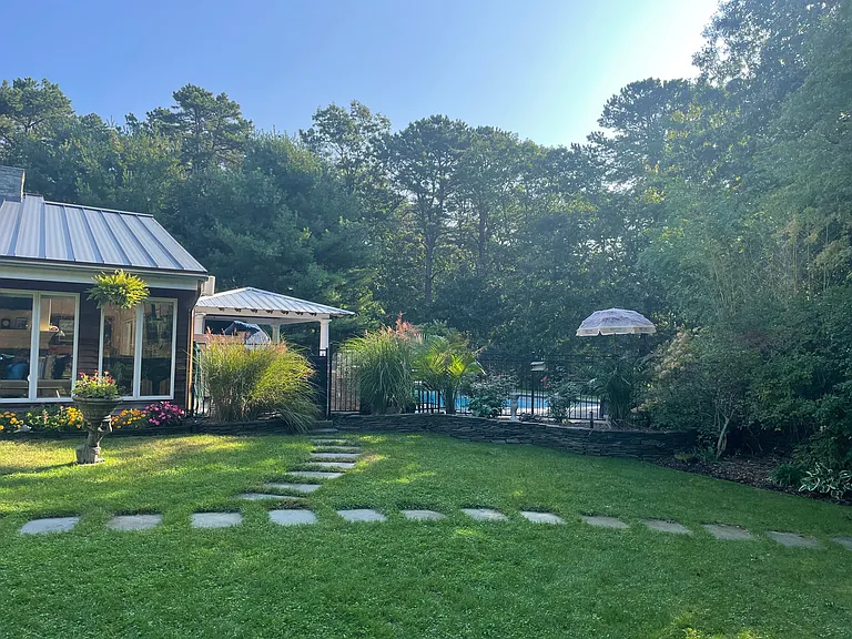 Quogue Riverhead Rd — Photo 9