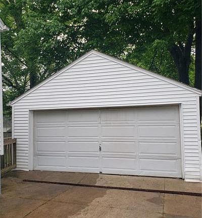 3rd image of 2781 Otter Dr