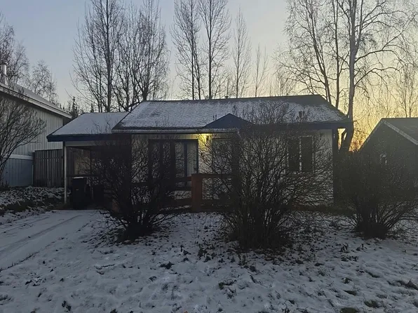 674 W Fern Ave, Palmer, AK 99645